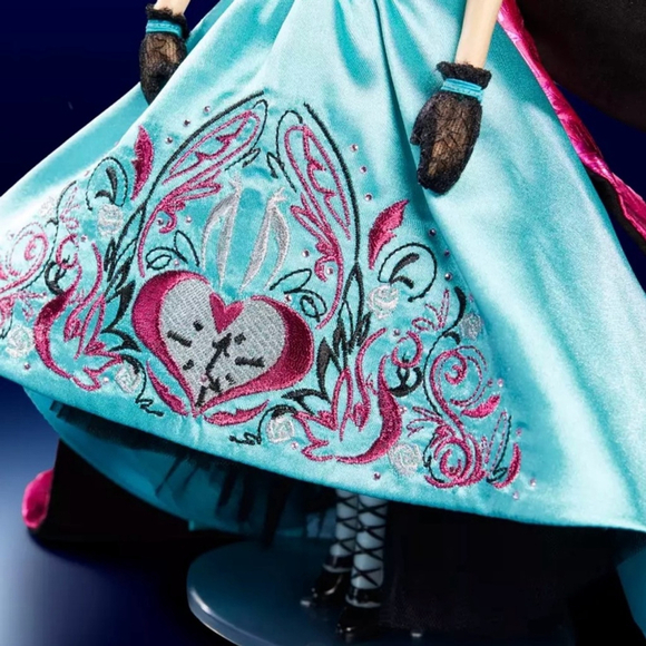 Alice Limited Edition Doll 12”
- Alice in Wonderland - Disney Designer - Picture 2 of 9